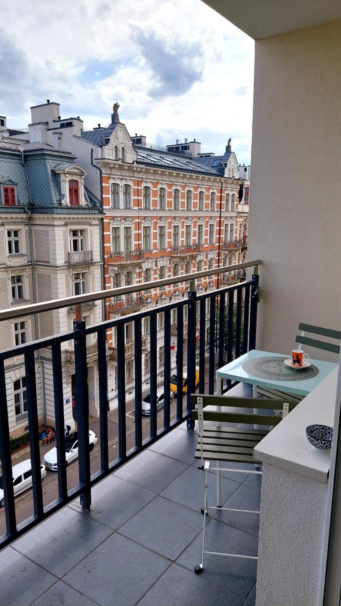 Comewa Apartments Варшава Екстериор снимка