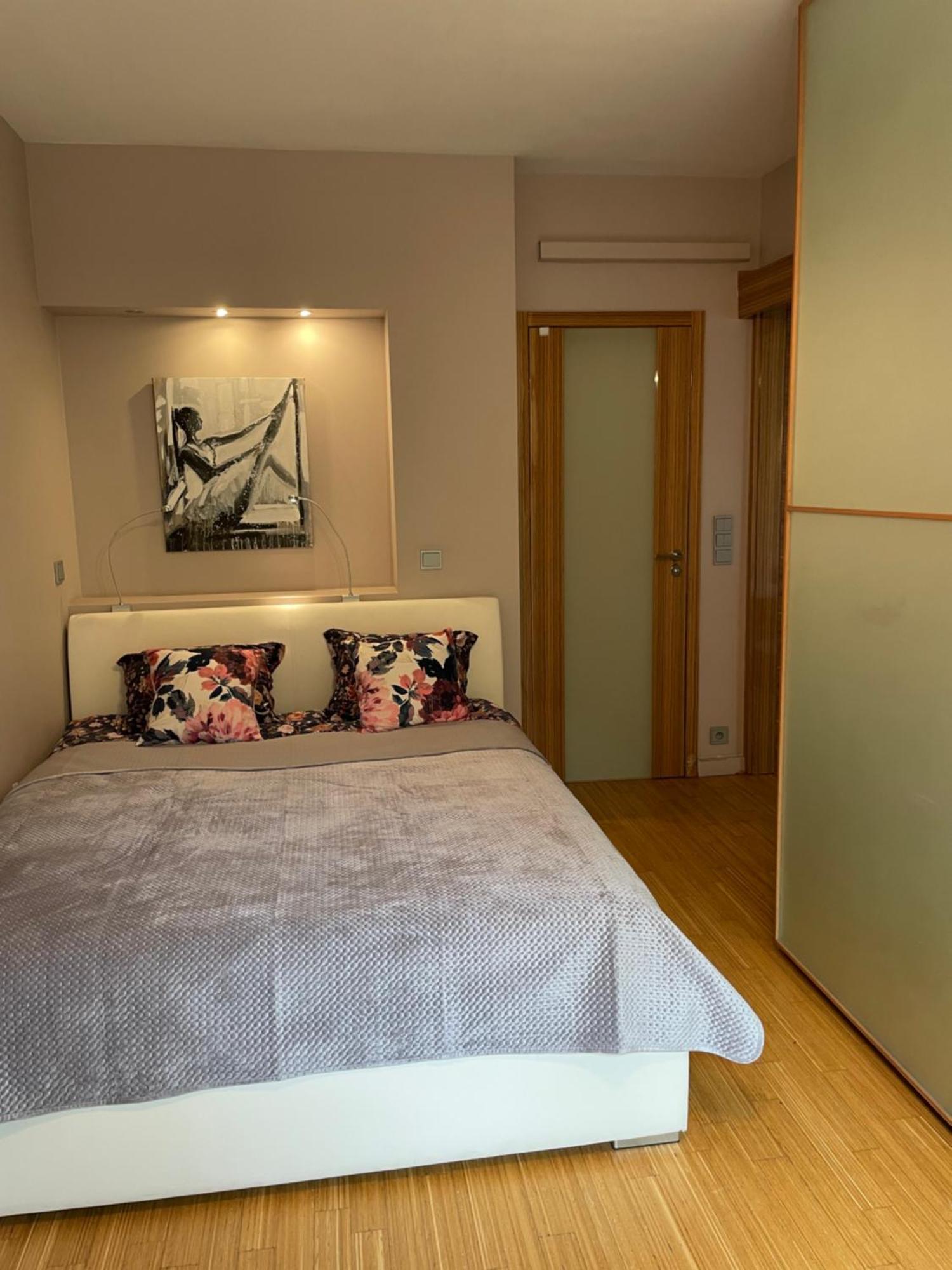 Comewa Apartments Варшава Екстериор снимка