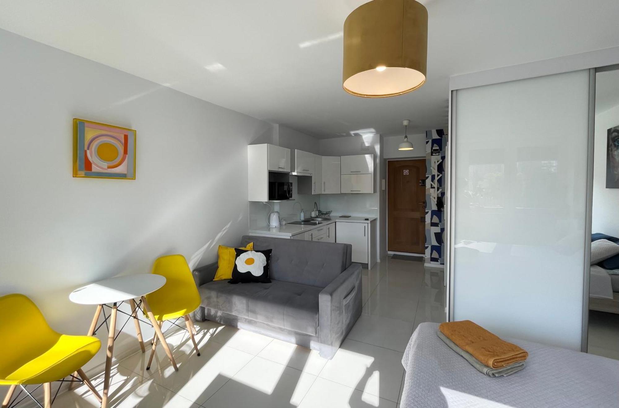 Comewa Apartments Варшава Екстериор снимка